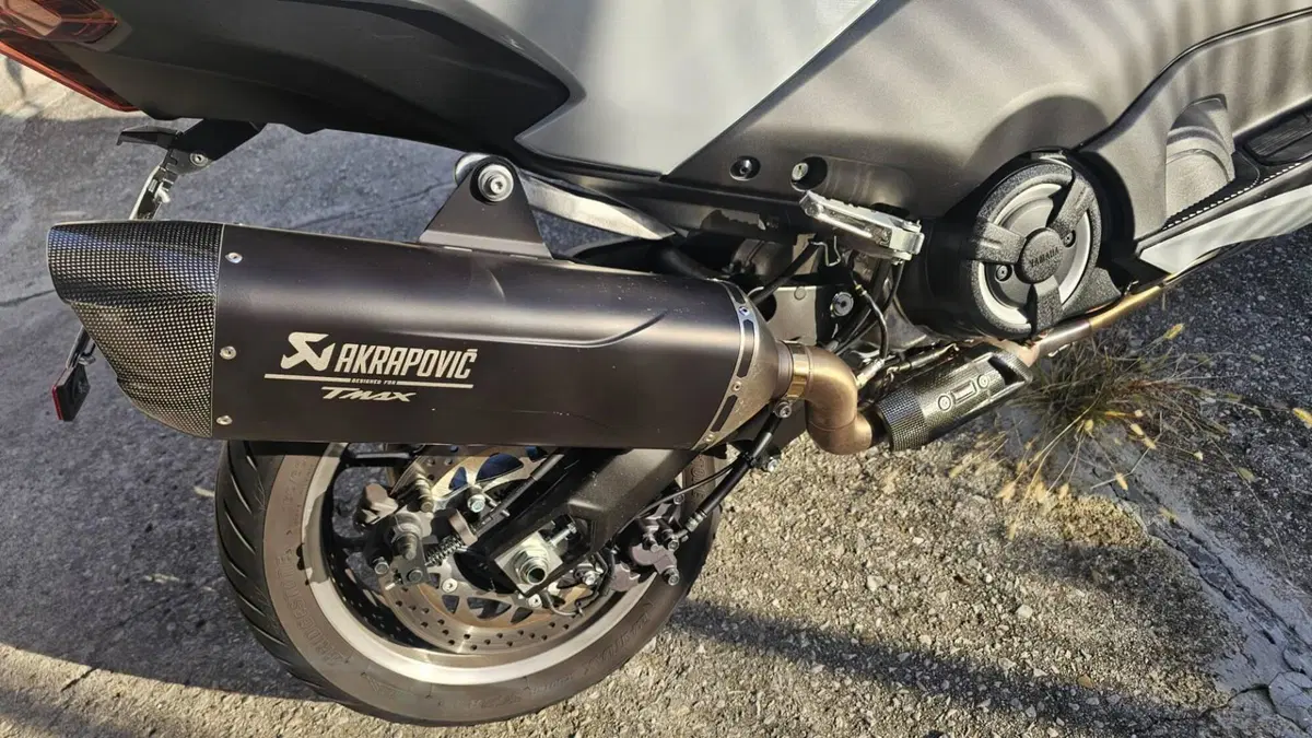 Yamaha T-Max 560 Tech Max (2025 - 26)  (8)