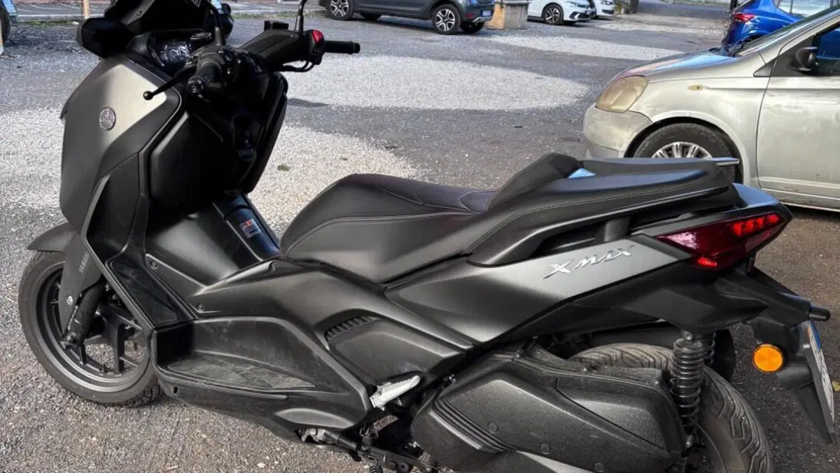 Yamaha X-Max 300 Tech Max (2021 - 24)  (3)