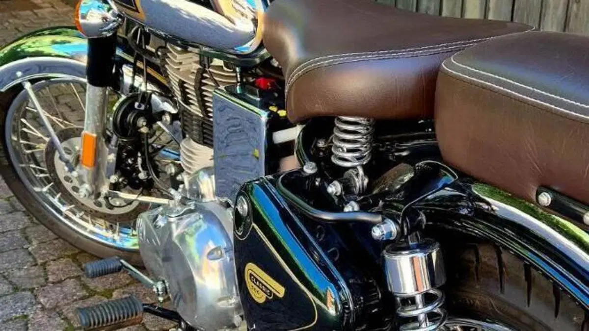 Royal Enfield Classic 500 EFI - Chrome (2017 - 20)  (2)