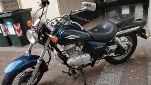 Suzuki Marauder GZ 125 (1998 - 03)  (3)