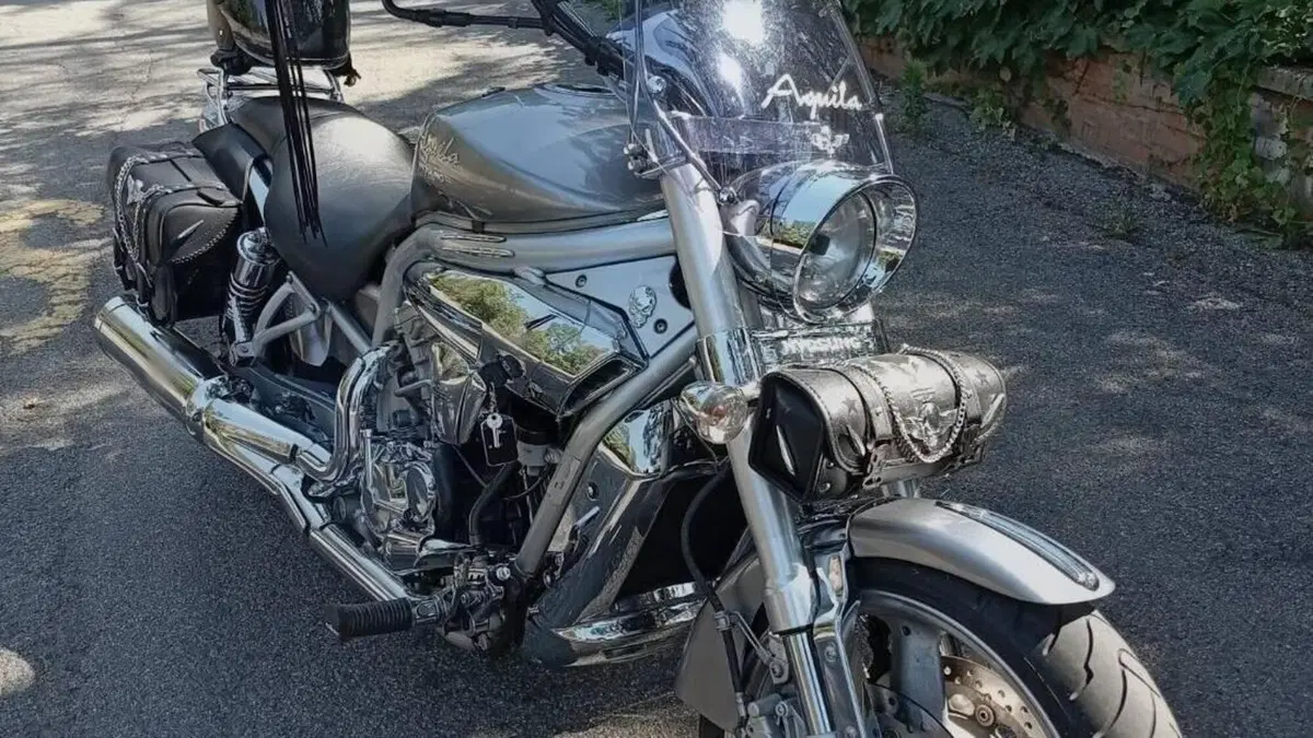 Hyosung Aquila 650 GV (2006 - 16)  (2)