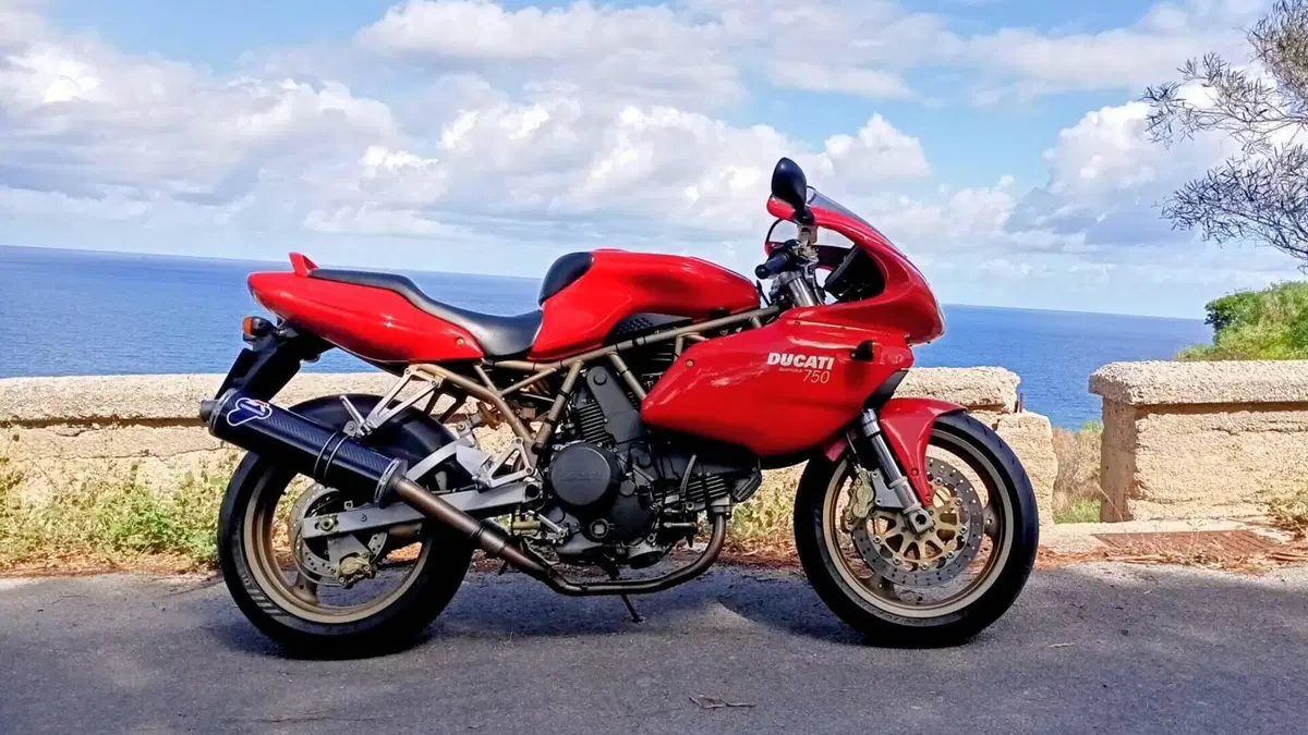 Ducati SuperSport 750 HF I.E.(1999 - 02)  (3)
