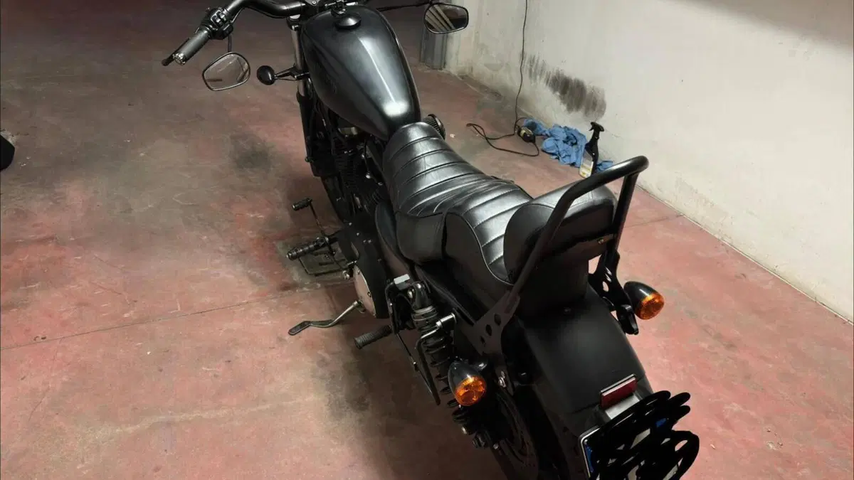 Harley-Davidson 883 Iron (2014 - 16) - XL 883N  (9)