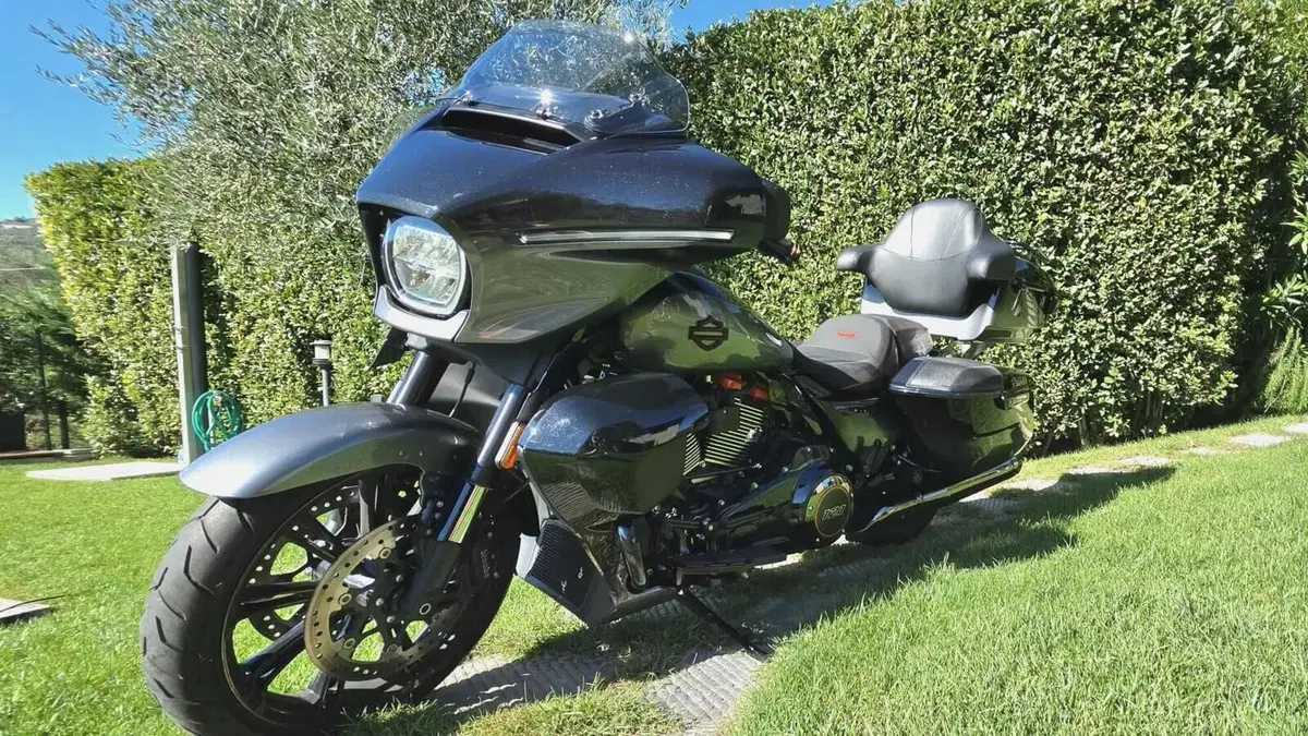 Harley-Davidson CVO Street Glide (2026)  (4)