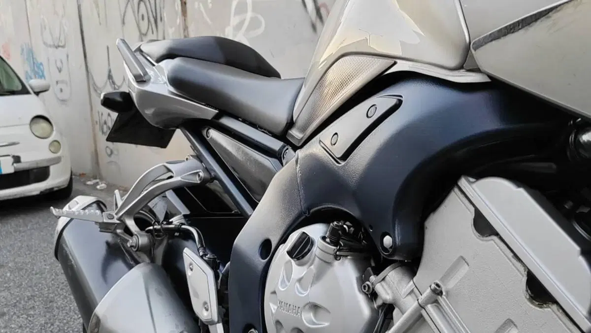 Yamaha FZ1 Fazer (2006 - 16)  (4)