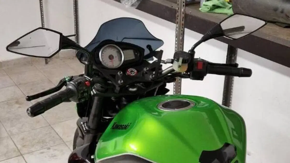 Kawasaki Z 750 (2007 - 14)  (14)