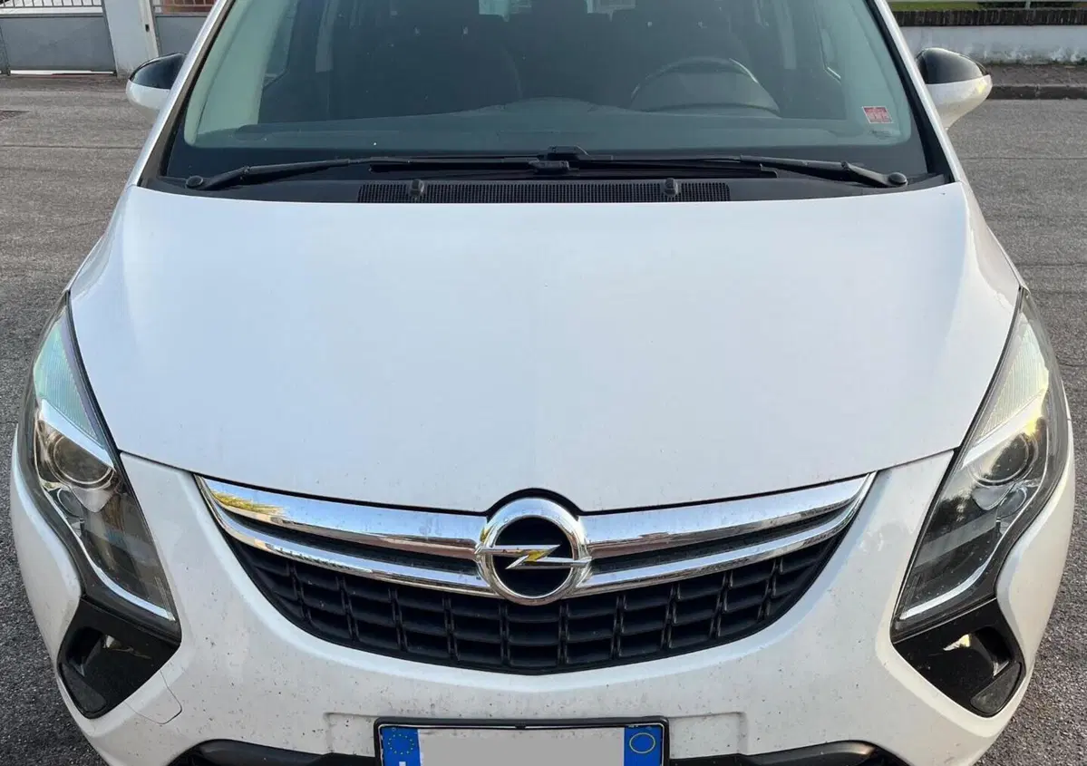 Opel Zafira Tourer 2.0 CDTi 130CV Cosmo (2)