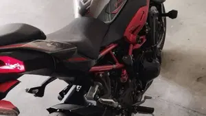 Kawasaki Z 900 (2025 - 27)  (5)