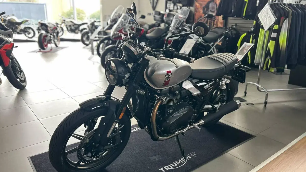 Triumph Speed Twin 900 (2025 - 26)  (4)
