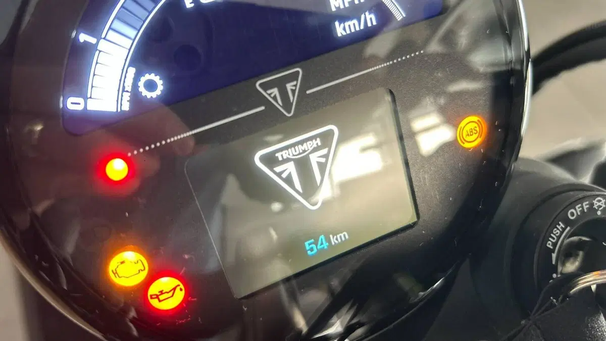 Triumph Speed Twin 900 (2025 - 26)  (5)