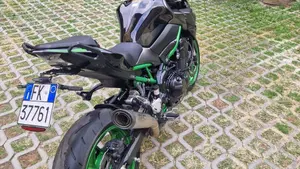 Kawasaki Z 900 (2021 - 24)  (2)