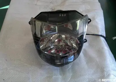 faro anteriore fes 125/150 2t /250 Honda fes 125/150pantheon 2t 250 foresight - Annuncio 6050361