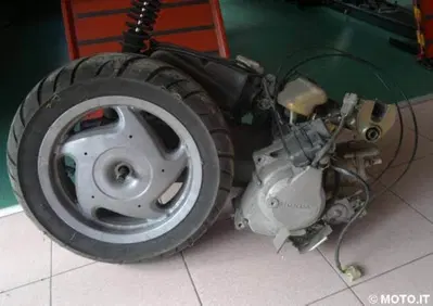 ricambi motore honda fes 150 2t km 22000 fes 150 - Annuncio 6050372