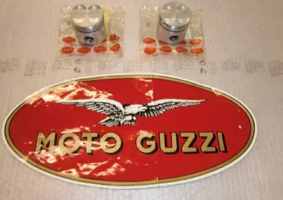 coppia pistoni v35 4v Moto Guzzi - Annuncio 6631375