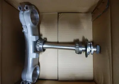 Piantone-cristo forcella Honda CBR 900 VV - Annuncio 6641017