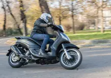 Piaggio Beverly 300 by Police