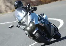 Yamaha TMAX, SX e DX 2017. Il leader si fa in tre