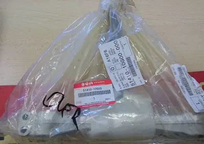 piastra sterzo burgma 650 Suzuki - Annuncio 6716509